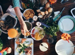 Una dieta equilibrada y saludable, así come el empleado español - La Viña